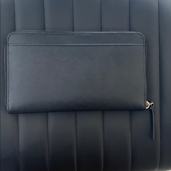 🛑SOLD🛑 Oversized kate spade wallet - Picture 2 of 7